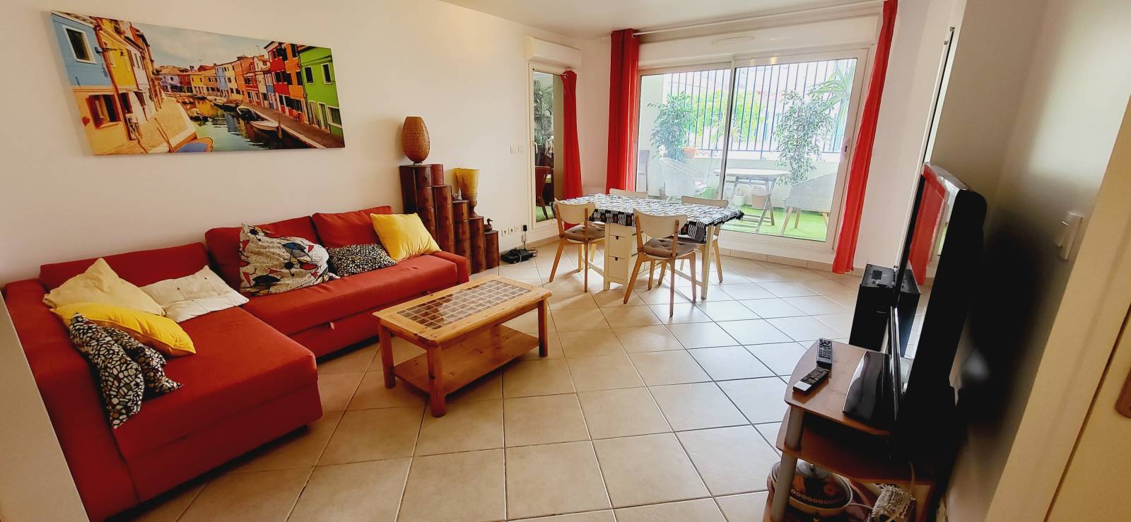 EXLUSIVITE L'ESTAQUE PLAGE . Bel appartement T4 avec terrasse dans bel immeuble récent.