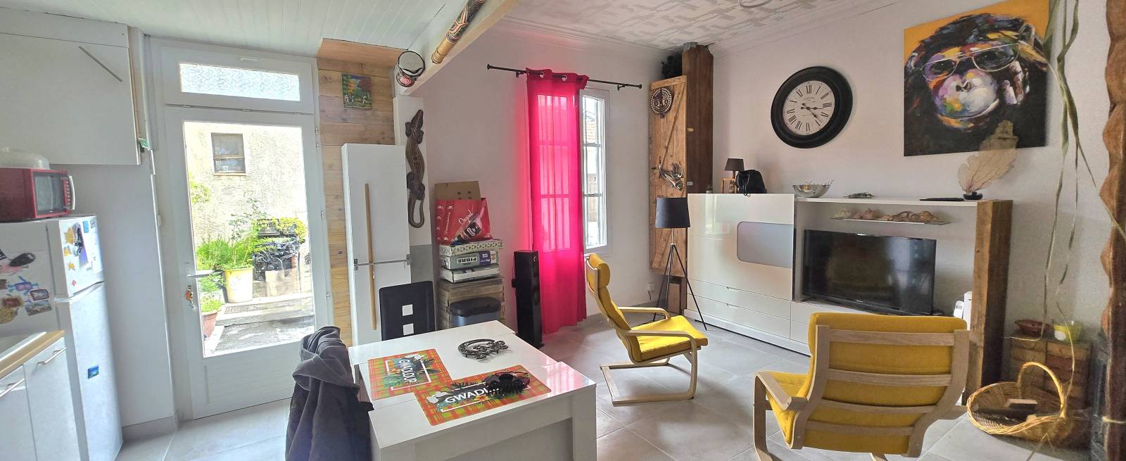 Salon moderne et lumineux