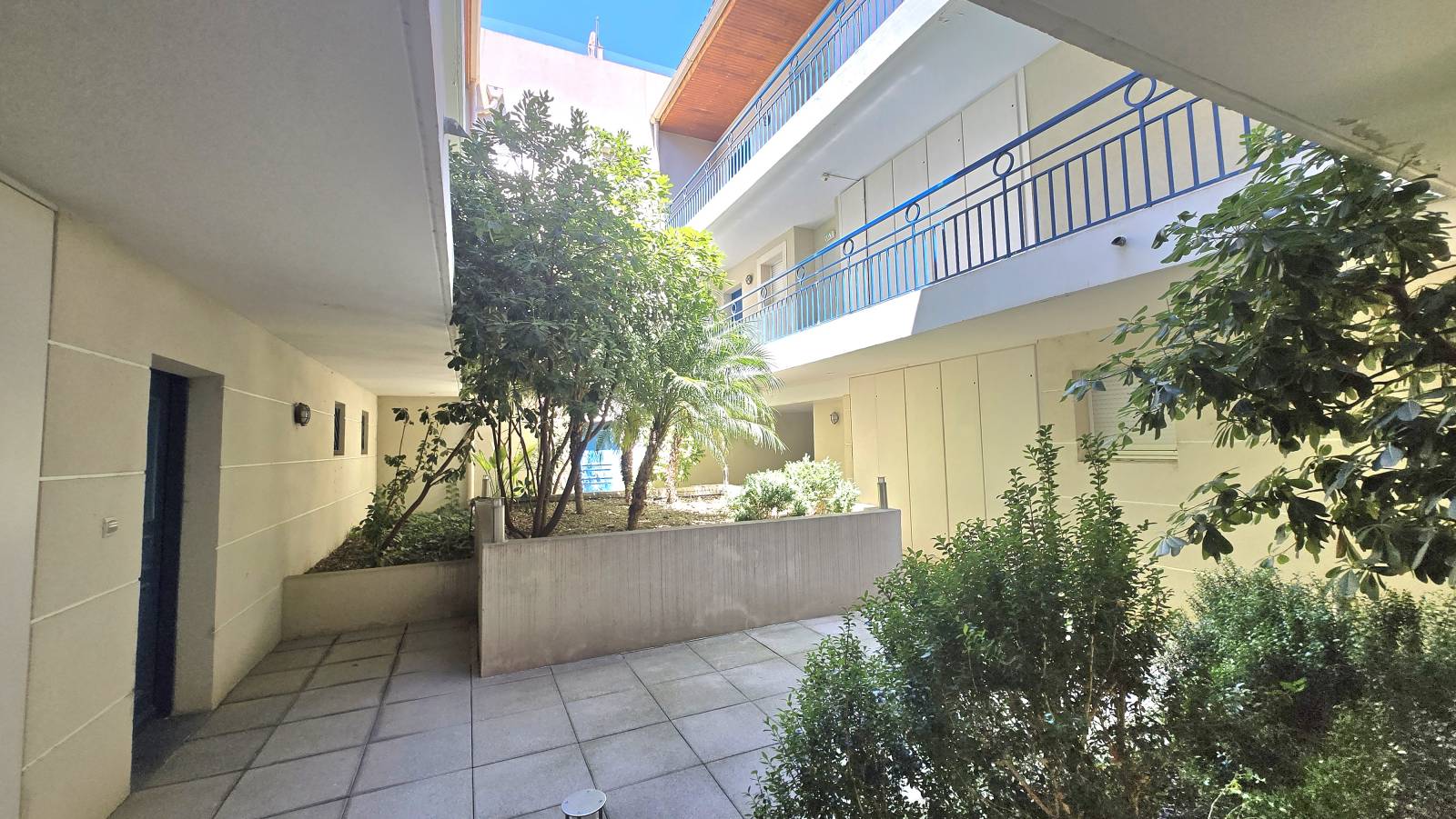 EXCLUSIVITE. L'ESTAQUE PLAGE . Bel appartement T3 avec terrasse et garage double.
