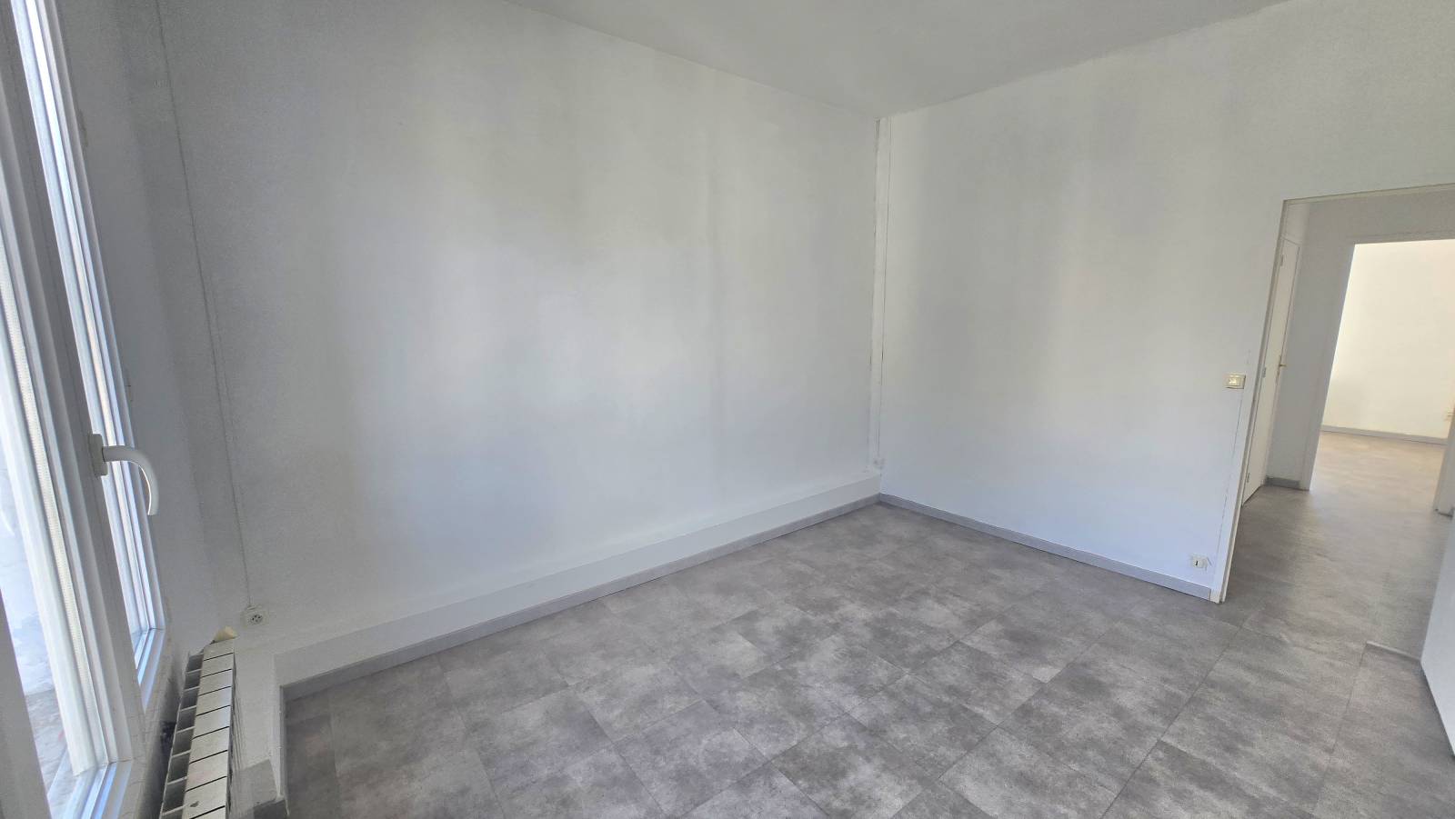 L'ESTAQUE. MAISON DE VILLE AVEC JARDIN ET VUE MER .