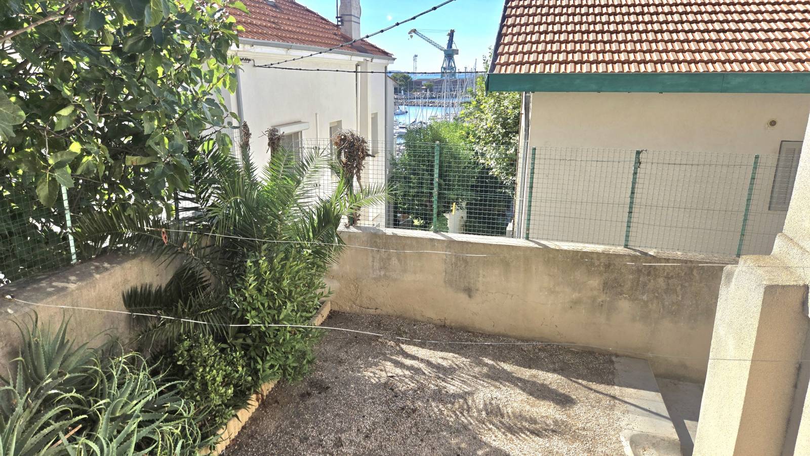 L'ESTAQUE PLAGE. MAISON AVEC VUE MER ET JARDIN.