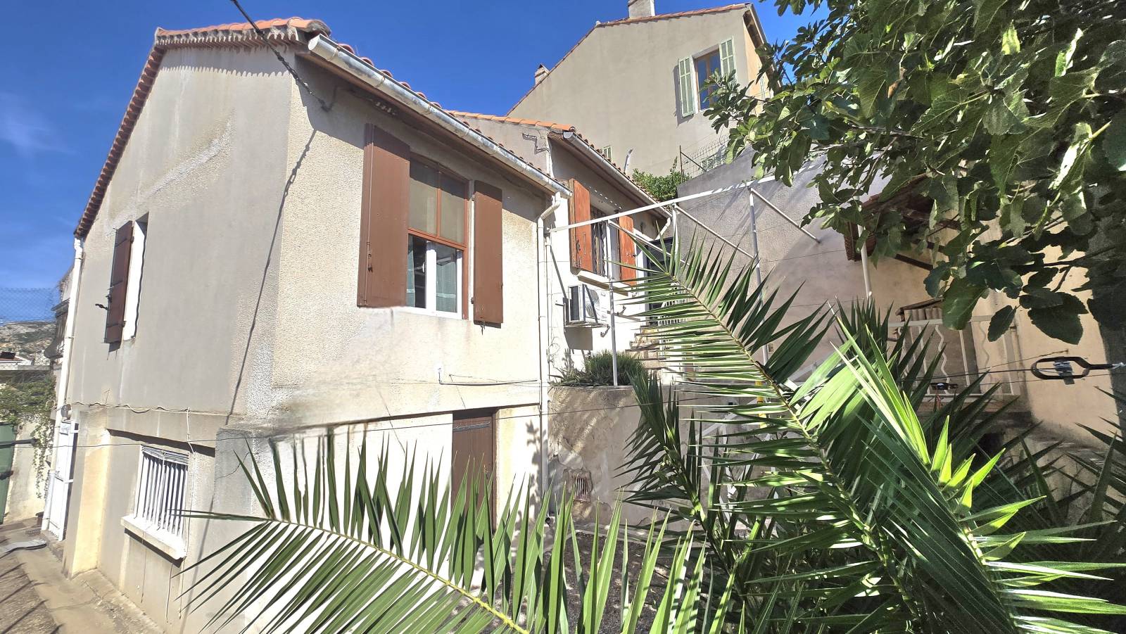 L'ESTAQUE PLAGE. MAISON AVEC VUE MER ET JARDIN.