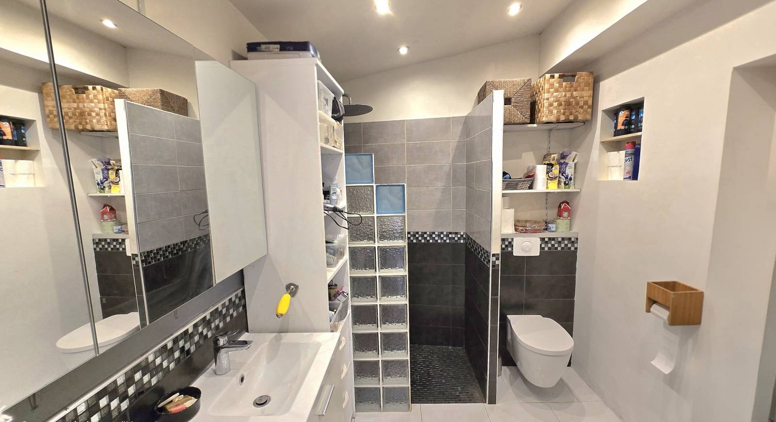 L'ESTAQUE . MAISON AVEC VUE MER ,JARDIN ET STATIONNEMENT