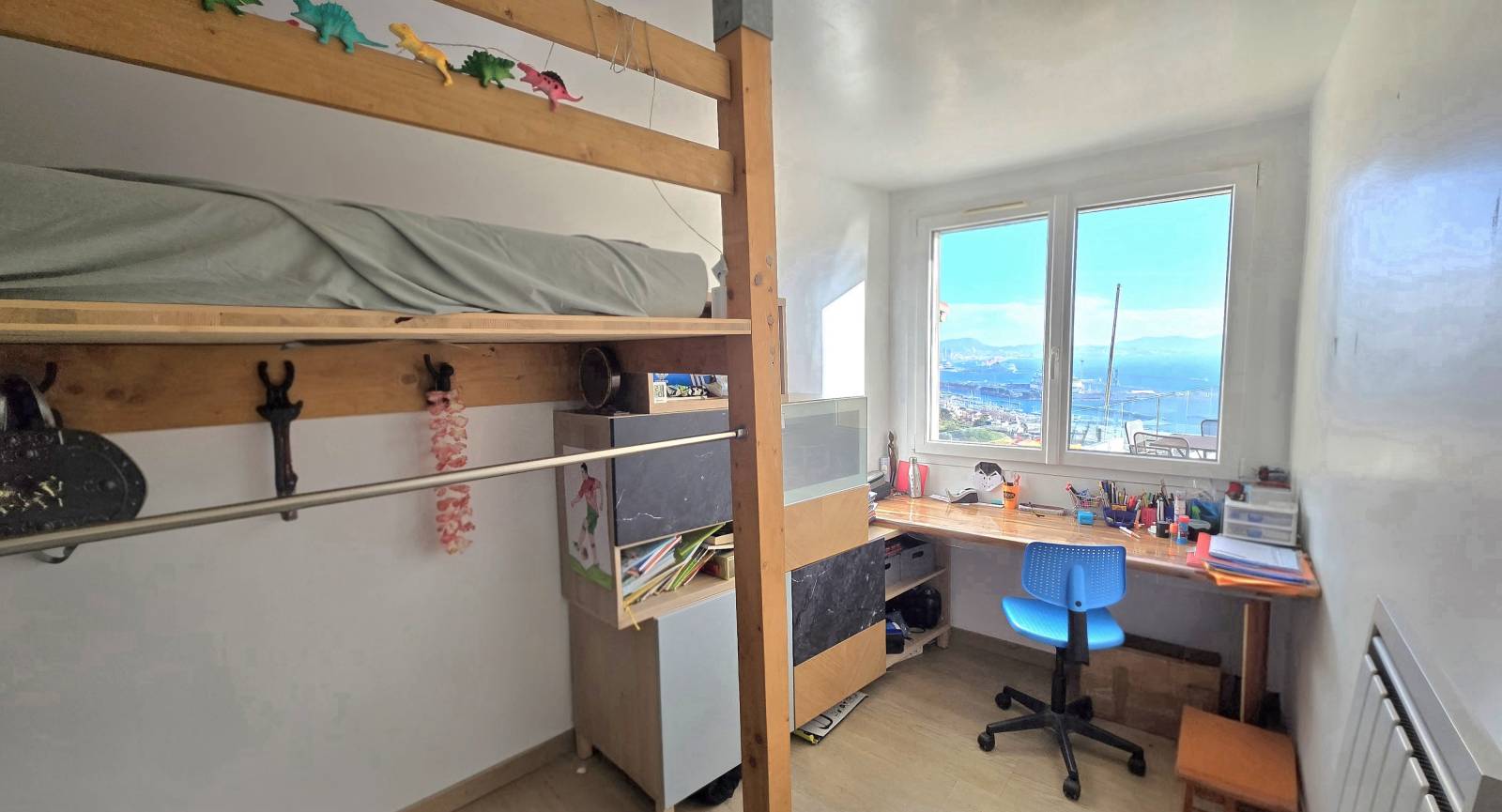 L'ESTAQUE . MAISON AVEC VUE MER ,JARDIN ET STATIONNEMENT