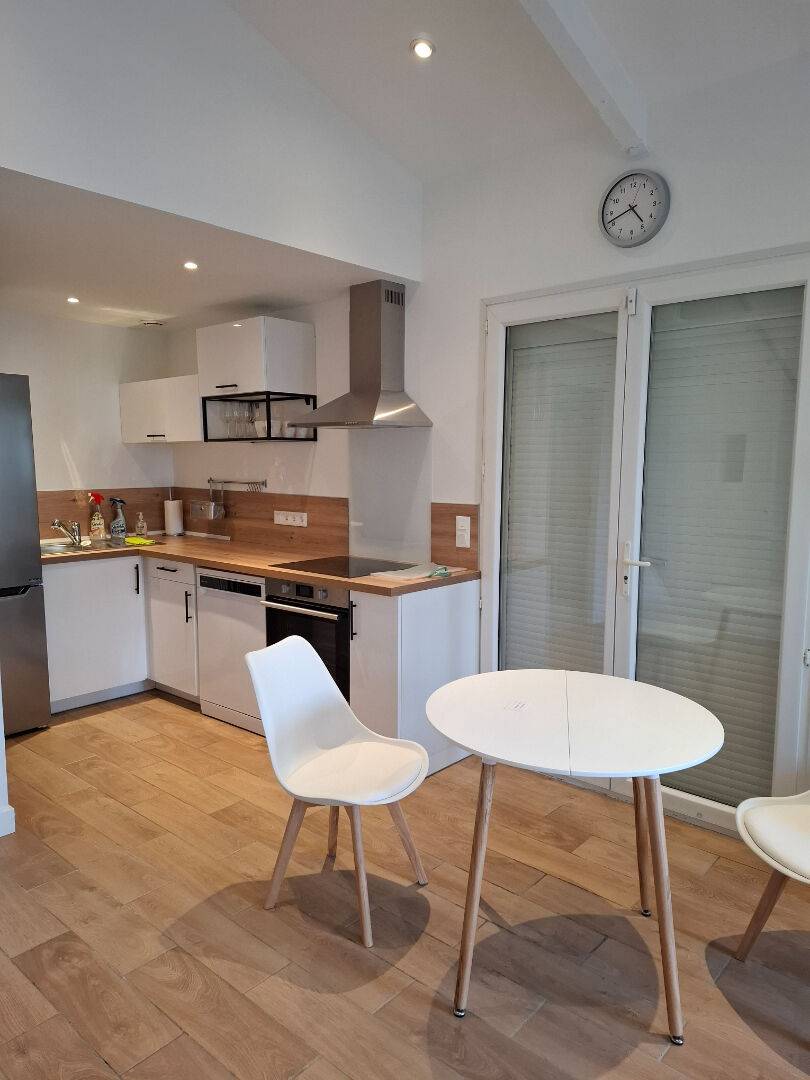 LOCATION  MAISON T1 AVEC PARKING JARDIN ET TERRASSE  13016 MARSEILLE