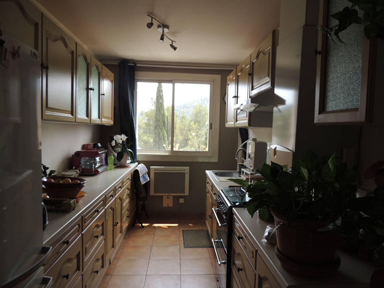 BEL APPARTEMENT A VENDRE A MARSEILLE 13009