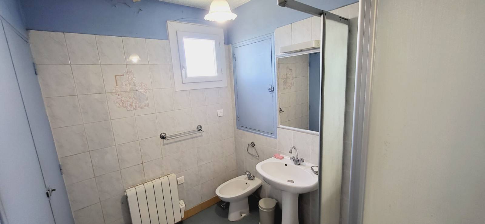 HAUTEURS DE L ESTAQUE Maison T4 de 80m2 avec jardin terrasse et dépendances.