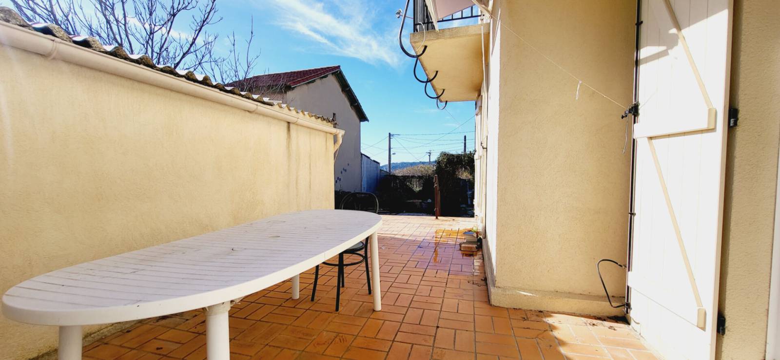 HAUTEURS DE L ESTAQUE Maison T4 de 80m2 avec jardin terrasse et dépendances.