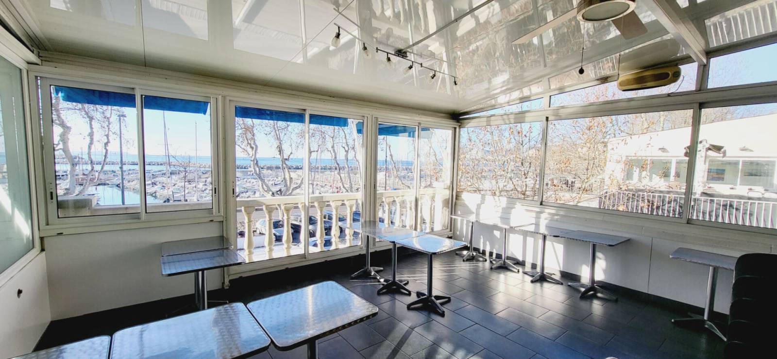 A VENDRE FONDS DE COMMERCE RESTAURANT PIZZERIA GLACIER  LICENCE IV EMPLACEMENT N°1