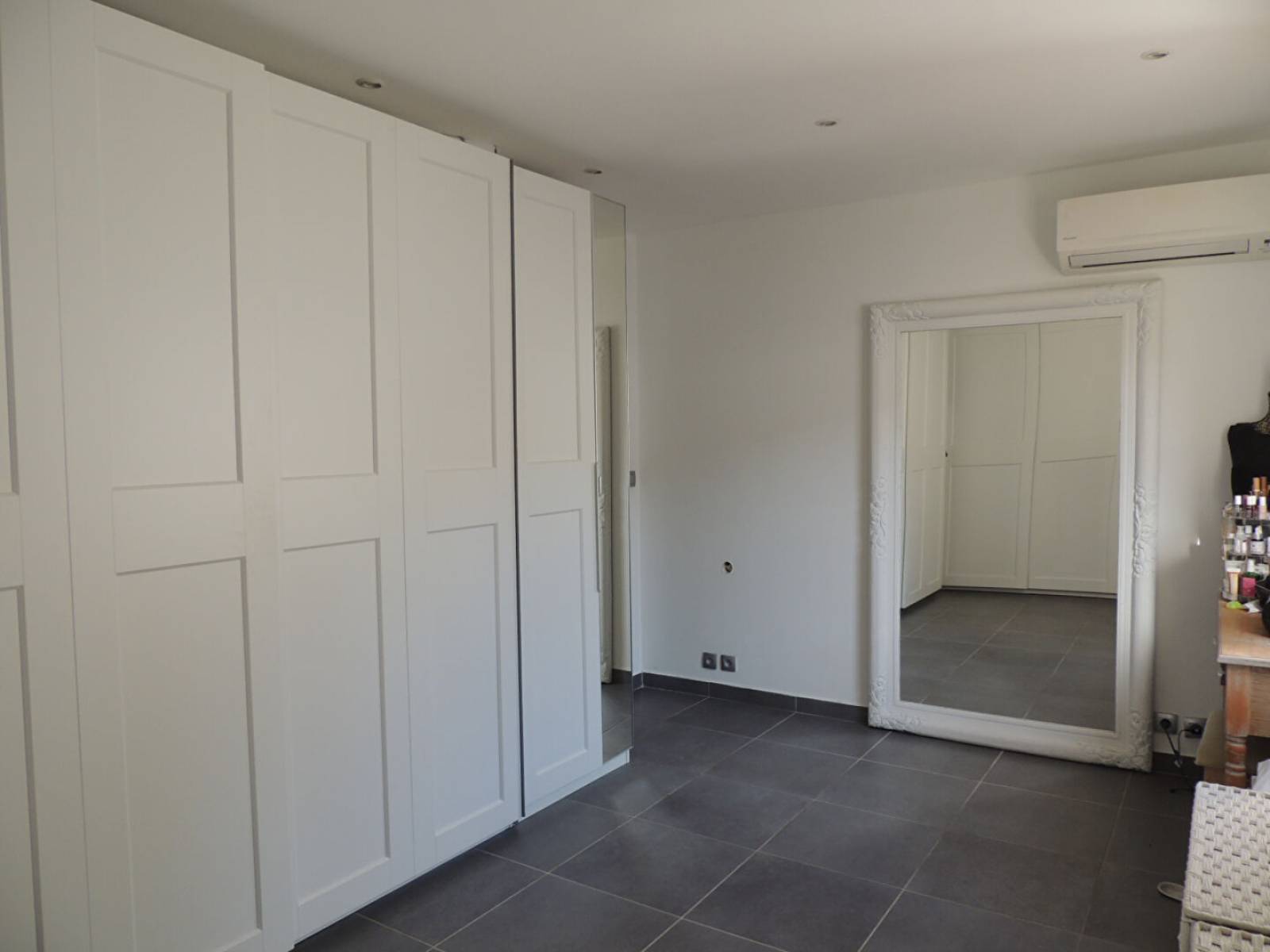 VILLA T6 AVEC PISCINE