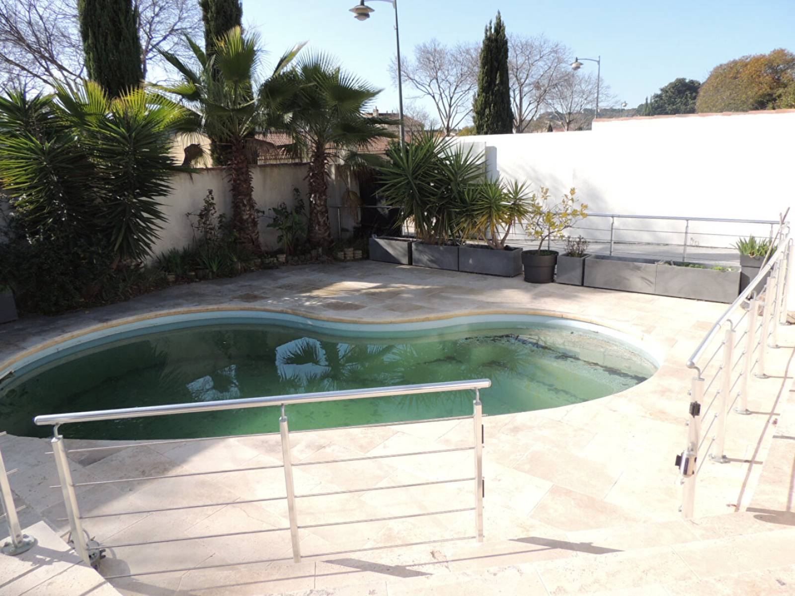 VILLA T6 AVEC PISCINE