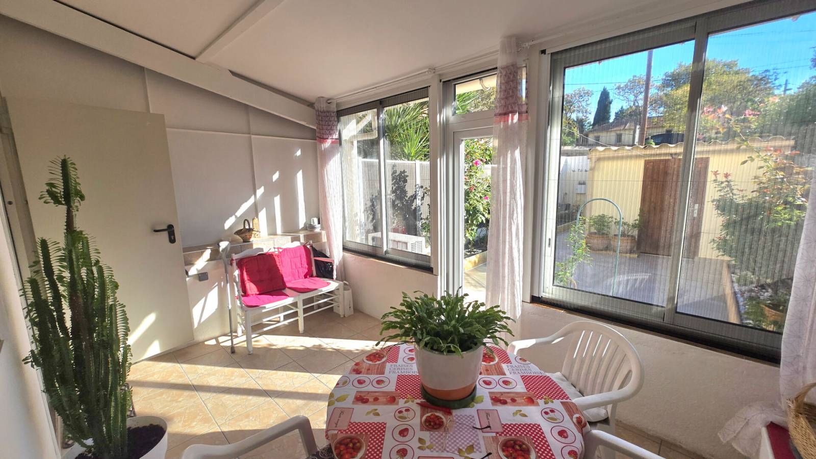 L'ESTAQUE GARE. CHARMANTE MAISON AVEC JARDIN, VERANDA ET GARAGE