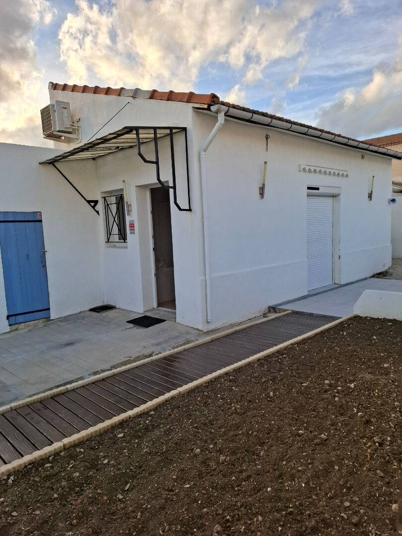 LOCATION  MAISON T1 AVEC PARKING JARDIN ET TERRASSE  13016 MARSEILLE