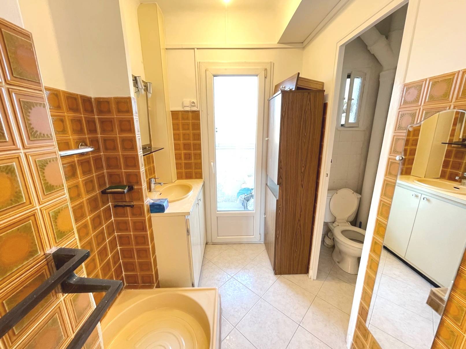 SAINT-LOUIS 15EME. Appartement T3 rénové avec loggia et cave