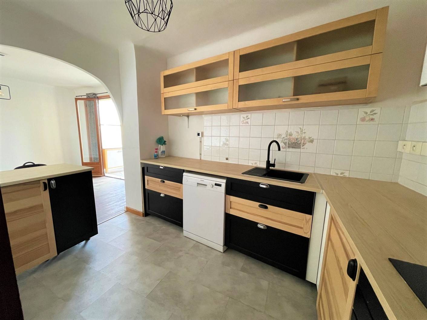 Cuisine ouverte équipée