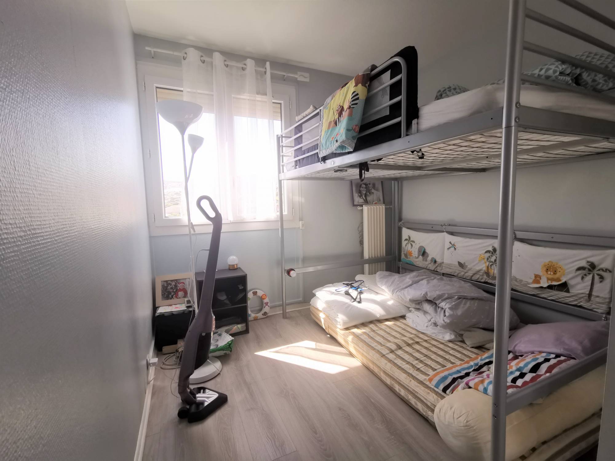 ESTAQUE PLAGE 16EME. Proche du port appartement T4 avec terrasse, vue mer .