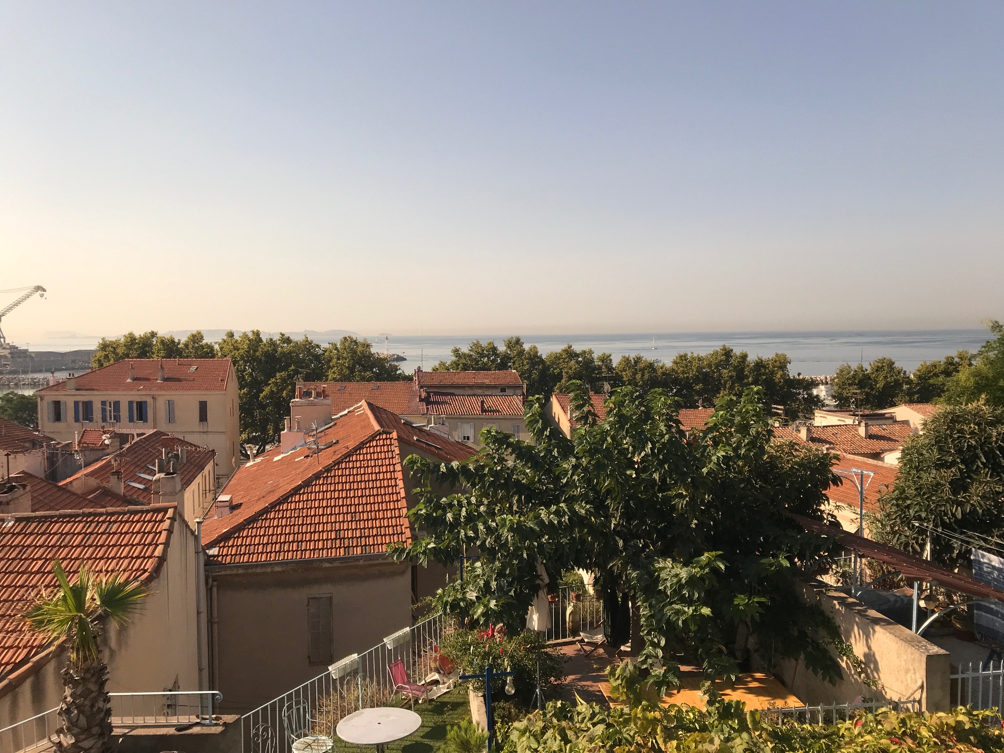 ESTAQUE VILLAGE. Maison de village T2 avec terrasse et vue mer