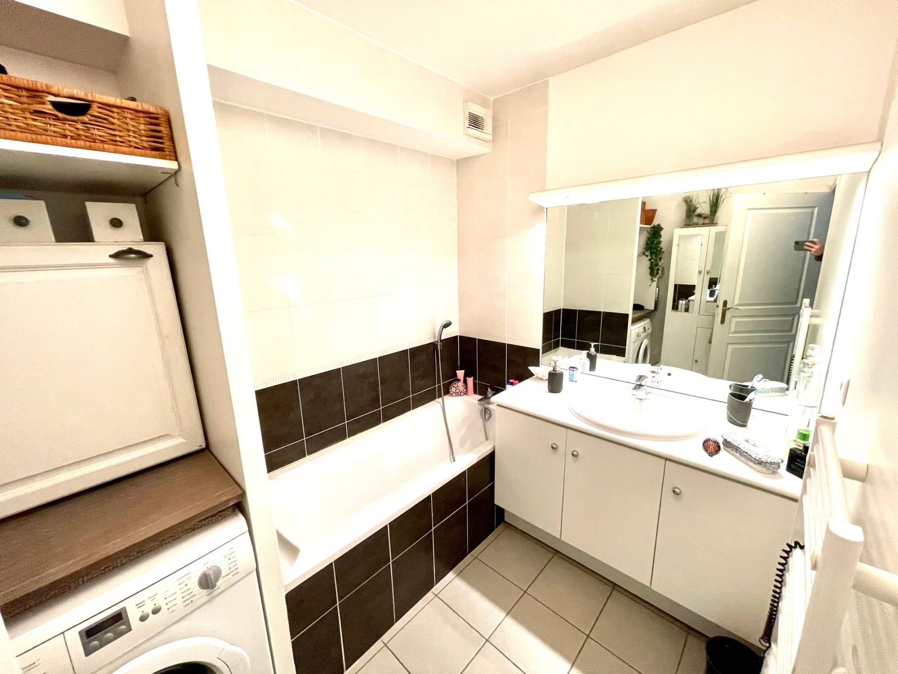 L'ESTAQUE Magnifique appartement T3 avec terrasse Vue mer. Garage.