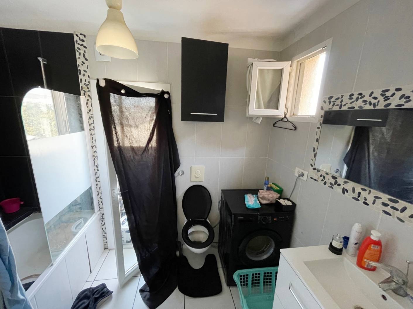 SAINT-LOUIS 15EME. Appartement T4 rénové avec loggia et cave