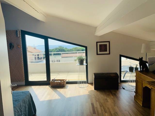 L'ESTAQUE 16EME. Appartement Duplex T4 avec terrasses vue mer . Parking. Cave