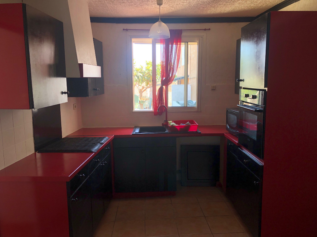 Appartement T3 13016 mourepiane Belle vue dégagée, terrain en restanque attenant et grande dépendance