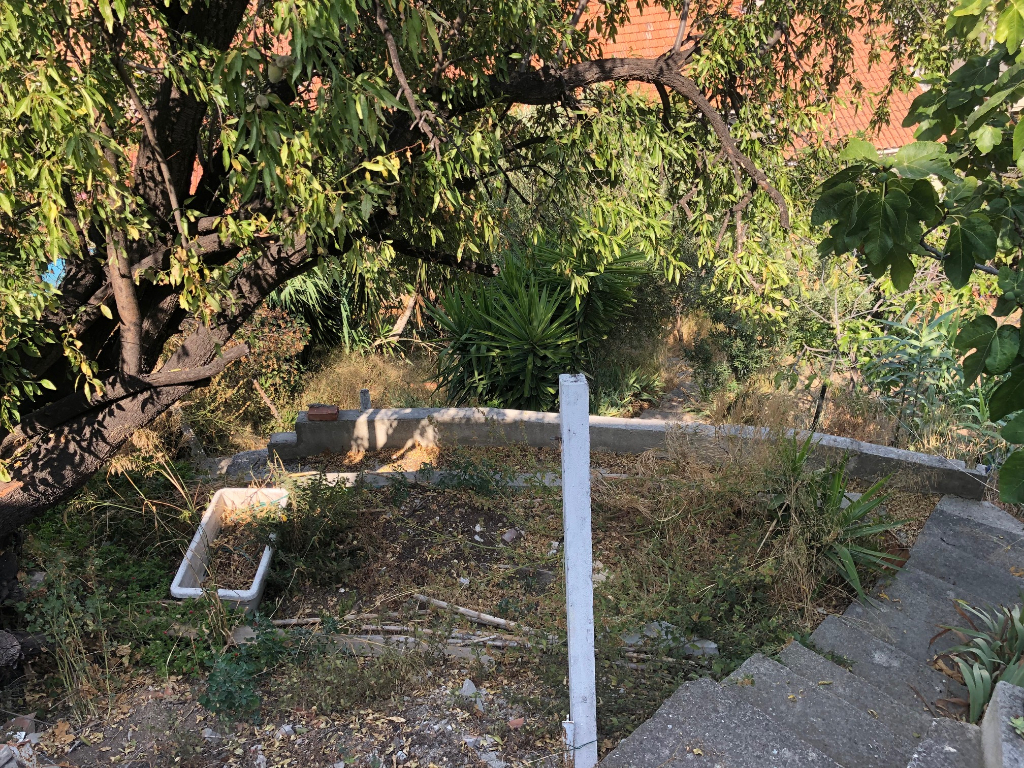 Appartement T3 13016 mourepiane Belle vue dégagée, terrain en restanque attenant et grande dépendance