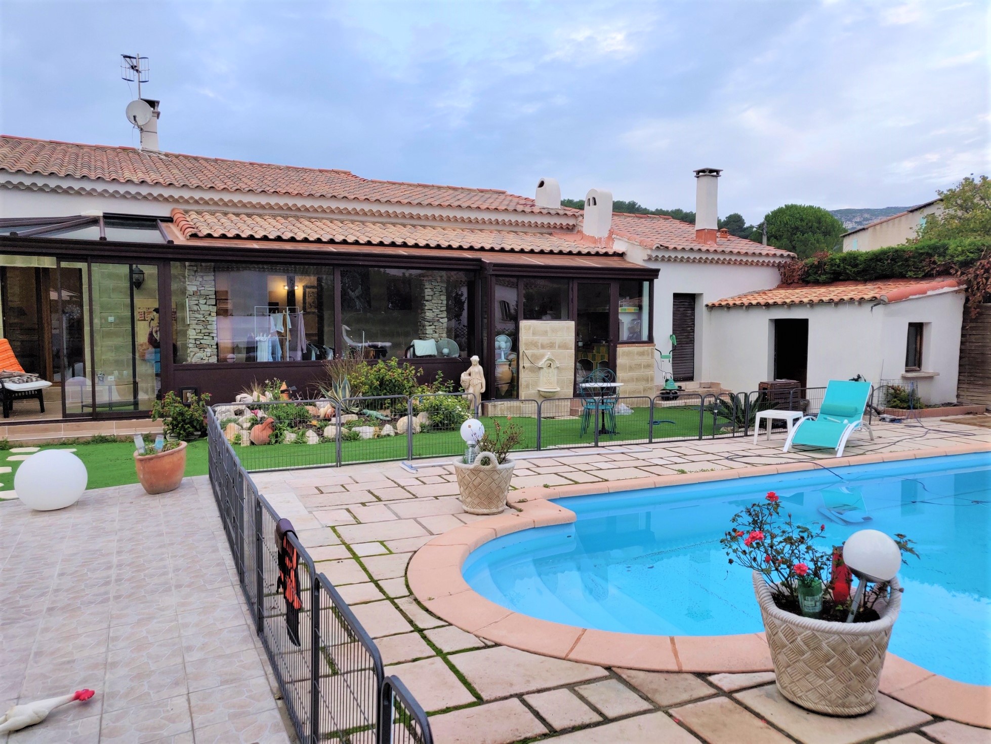 Villa traditionnelle T4 Le Rove Plain pied. Piscine. Garage. estimation, prix au M2, expertise
