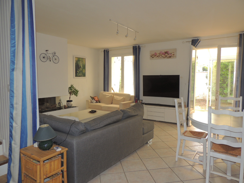 villa T4 VITROLLES Résidentiel Excellent état. Beau jardin. Garage. estimation, prix au M2, expertise