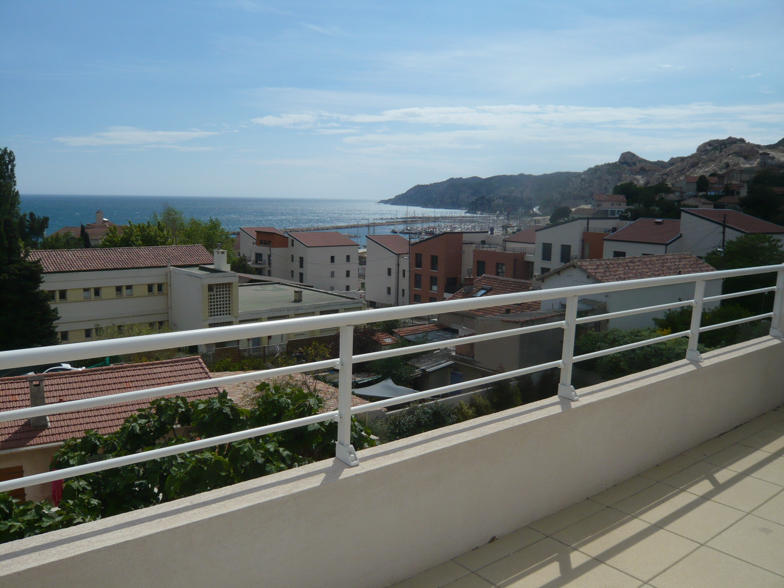 Appartement Duplex standing T4 Marseille 13016 L'Estaque Vue mer. Double terrasse. Cave. Parking