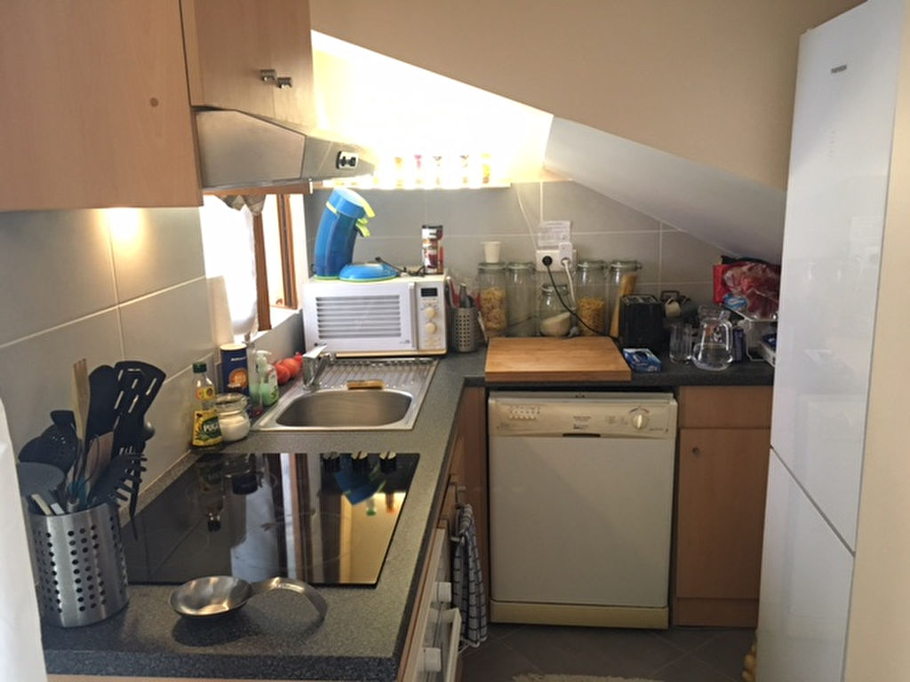 Grand T1 Martigues Jonquieres Rez de chaussée dans petit immeuble calme