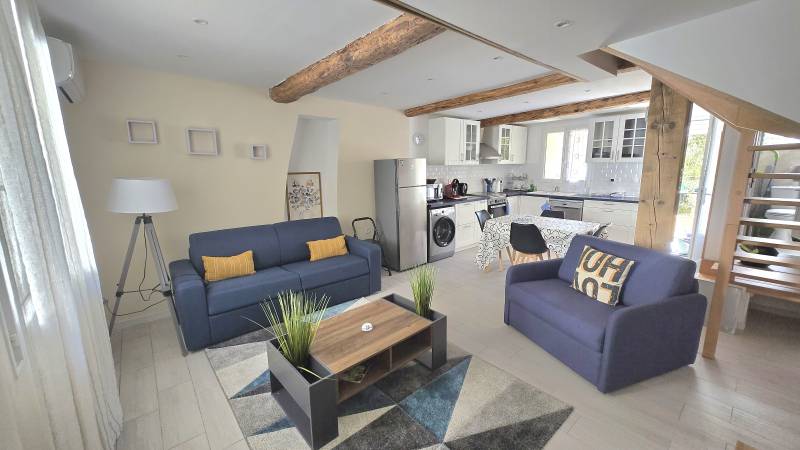 LOCATION. CHARMANTE MAISON DE VILLAGE DE TYPE 3 AU COEUR DE L'ESTAQUE.