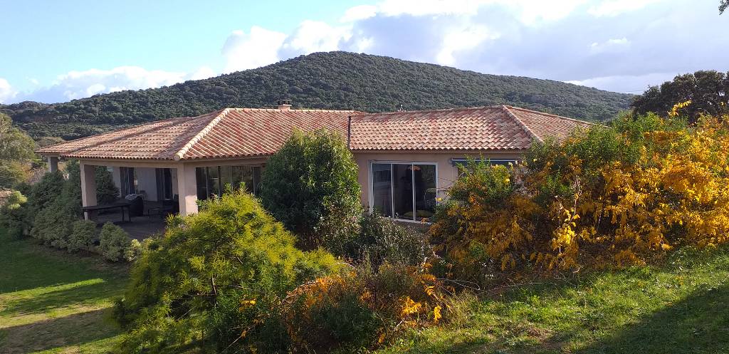 BELLE VILLA RECENTE T5 + STUDIO INDEPENDANT SUR TERRAIN DE 3700 m² estimation, prix au M2, expertise