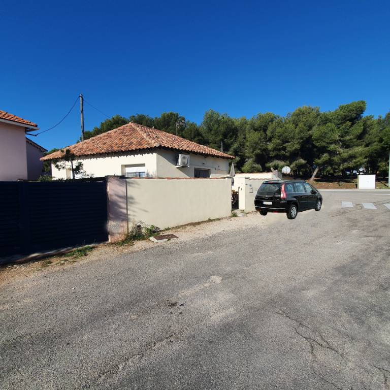 MAISON DE VILLE  DE TYPE 2/3 AVEC TERRASSE A 200 ENV.DE LA PLAGE ET DU CENTRE DE CARRO estimation, prix au M2, expertise