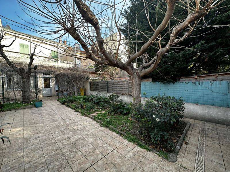 EXCLUSIVITE ESTAQUE Maison de type 4 de 100m² habitables environ avec jardin attenant terrasse véranda et grande cave