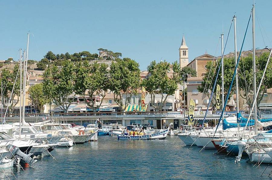 ESTAQUE PLAGE 16EME. En 1ère ligne sur le port de plaisance. Maison T5 avec terrasses estimation, prix au M2, expertise