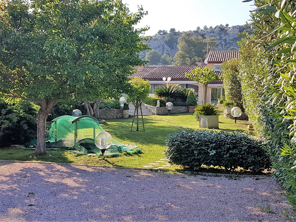 Villa T6 de 200 m² environ sur 1191m² de terrain arboré avec piscine et spa. Garage et dépendances T6 13820 Vallon de Graffiane. estimation, prix au M2, expertise