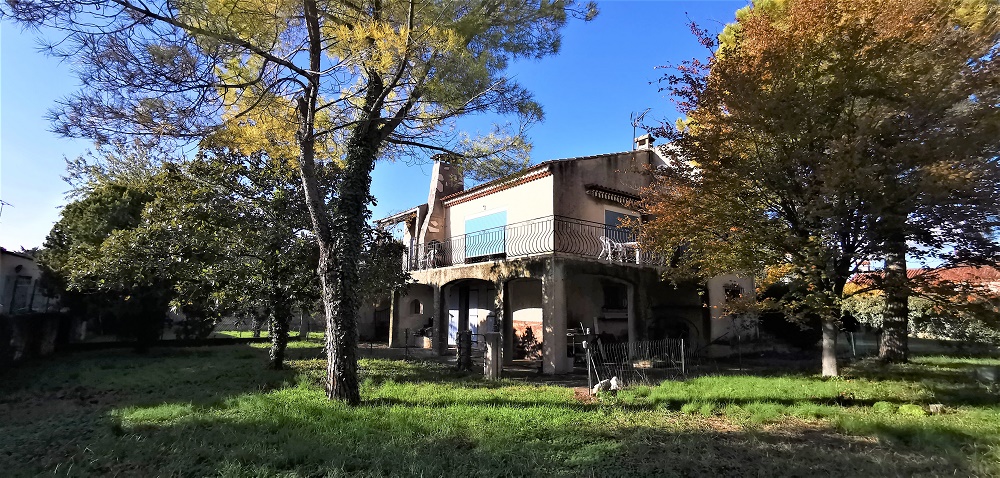 Villa T4 de 120 m² avec garage et atelier de 120 m² sur 1508 m² de terrain T4 13700. estimation, prix au M2, expertise