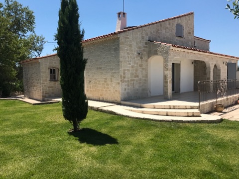 Villa T5 + T2 sur terrain avec piscine T5 GIGNAC LA NERTHE laure T5 et T3 indépendant. estimation, prix au M2, expertise