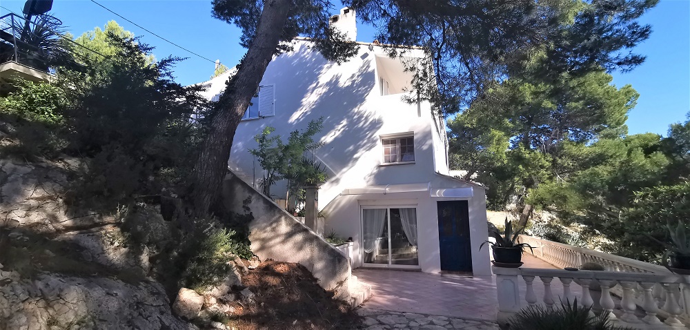 Maison 2 appartements T4 et T5 , piscine sur 1698m² de terrain  T9 ensues la redonne bourgailles. estimation, prix au M2, expertise