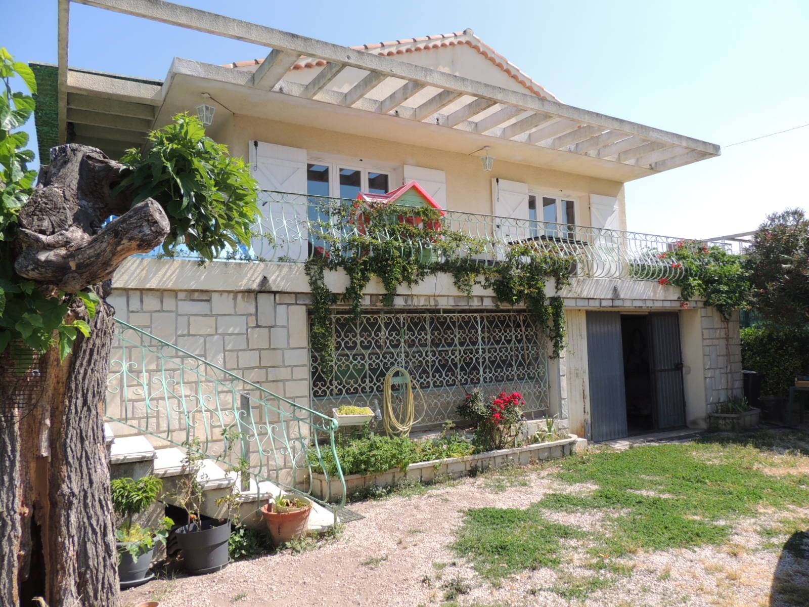 L'ESTAQUE 16EME. BELLE VILLA INDEPENDANTE DE 270 M² HABITABLES  SUR TERRAIN DE 1224 M². estimation, prix au M2, expertise