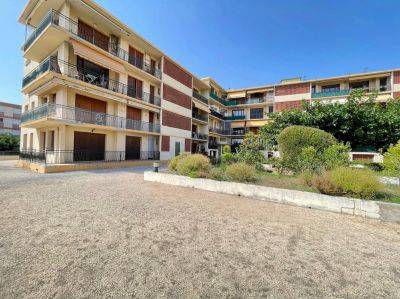 L'ESTAQUE 16EME. Studio meublé de 32 m² dans résidence fermée