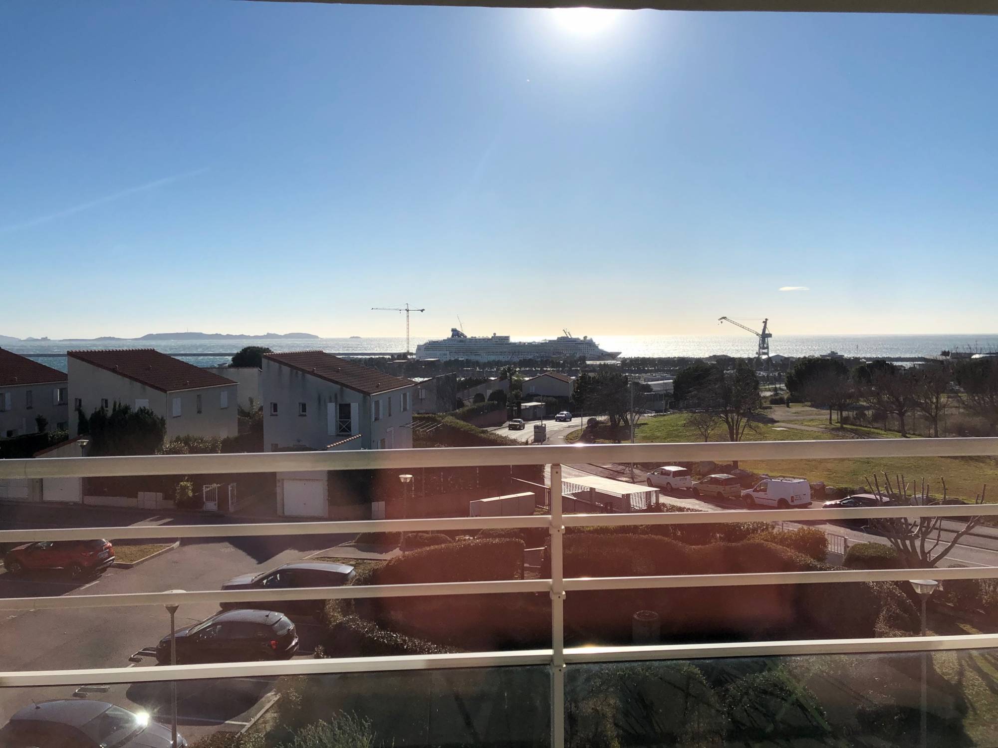 Très Bel Appartement de type 3 de 68 m² habitables avec Terrasse Parkings et Magnifique Vue Mer