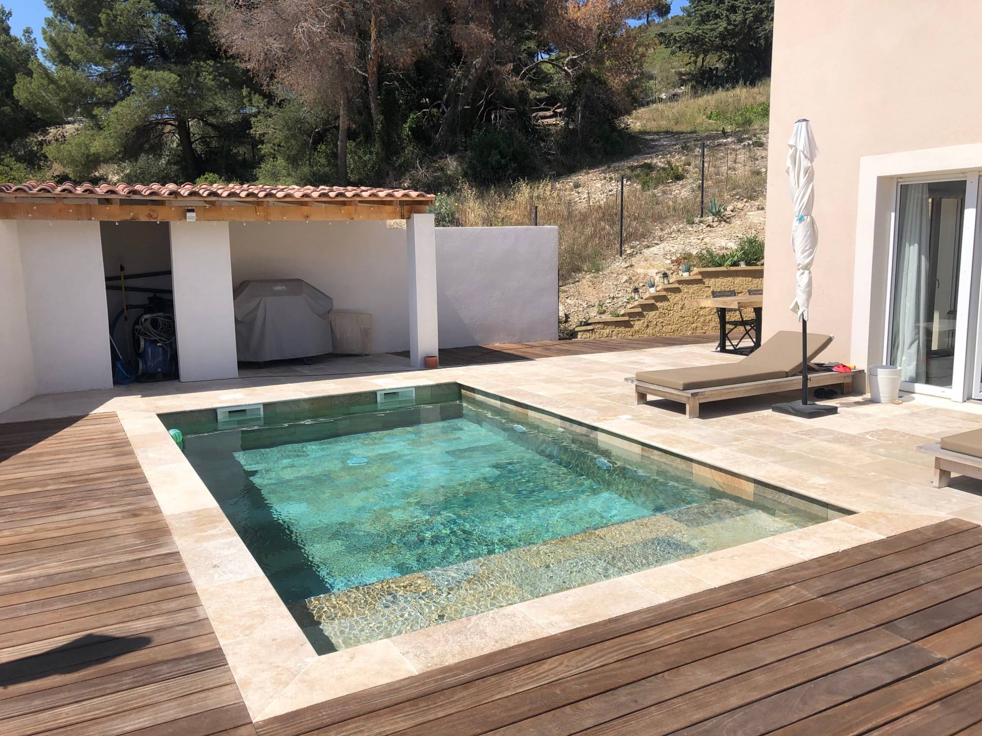 NOUVEAUTE A ENSUES Magnifique villa récente indépendante  de 125m² habitables  avec piscine estimation, prix au M2, expertise