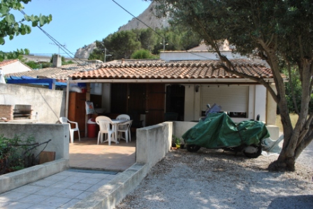 Maison dans les calanques  T3/4 Le Rove Calanque de la Vesse  Emplacement exceptionnel proche bord de mer avec terrain plat arboré estimation, prix au M2, expertise