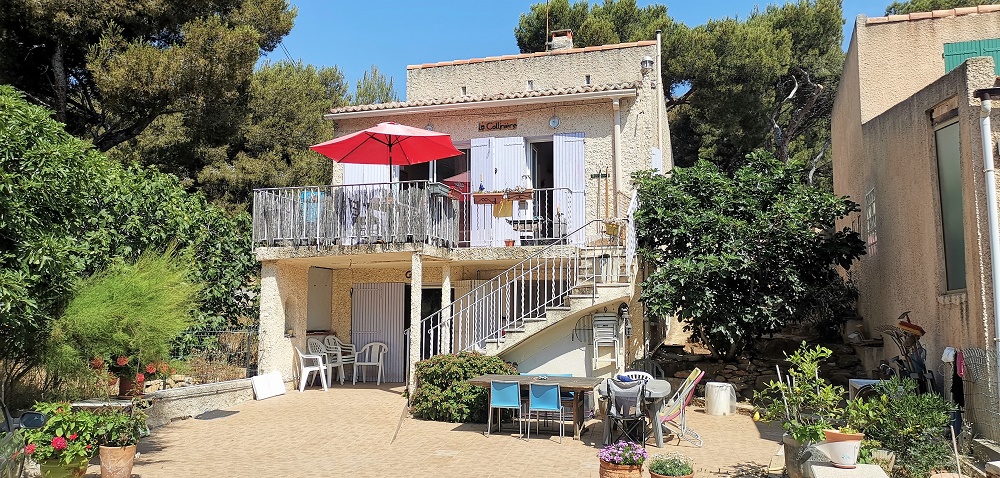 maison 2 appartements T3 et T1 sur 558 m² de terrain proche mer T4 13820 calanques mejean  2 appartements à deux pas de la mer. estimation, prix au M2, expertise