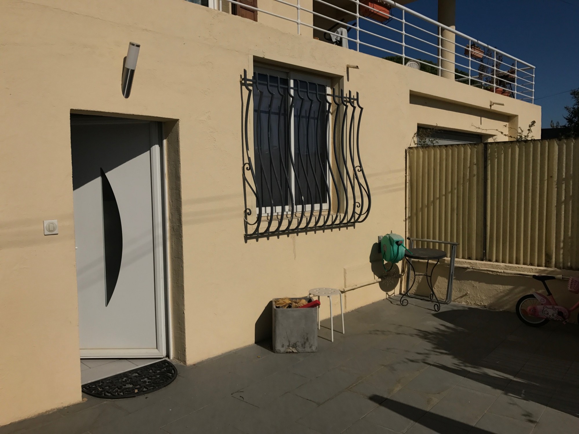 Magnifique appartement T3 Marseille 13016 L'Estaque plage Littoral Vue mer. Terrasse. Jardinet. Dépendances. A SAISIR