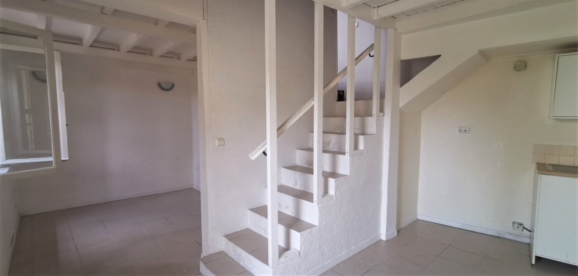 Appartement de type 2 en duplex  T2 Marseille 16ème St Henri