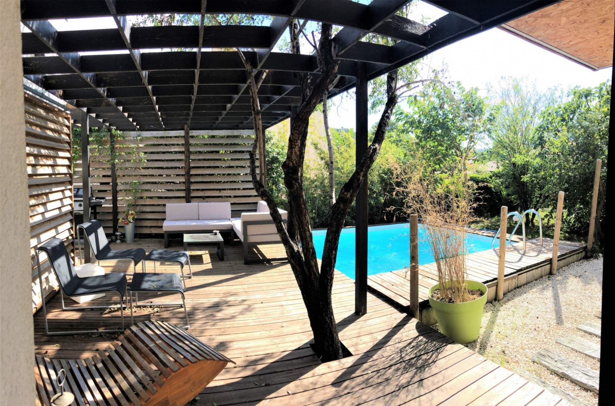 Villa Le Rove de type 3 de 117 m2 avec T2 indépendant et piscine