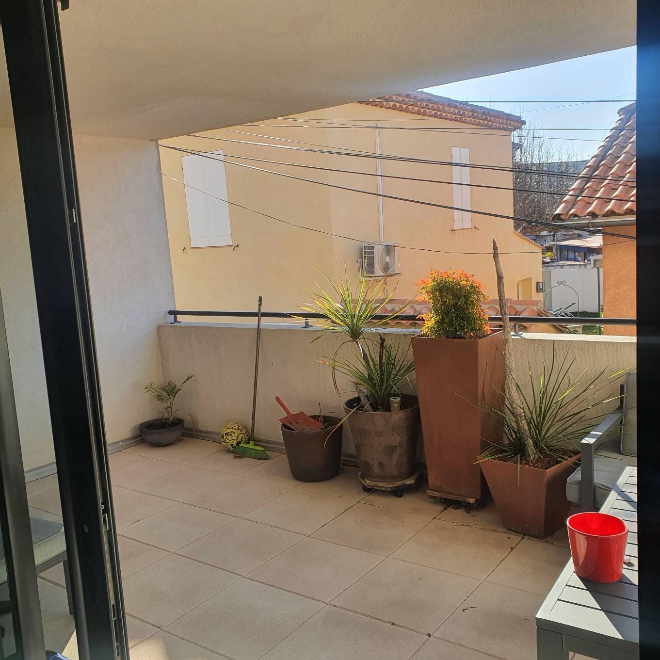 CARRY LE ROUET CENTRE MAGNIFIQUE APPARTEMENT T3 TERRASSE & DEPENDANCES