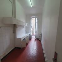EXCLUSIVITE. CANEBIERE /GAMBETTA . Beau T3 /4  traversant  de 86 m² dans bel immeuble haussmannien